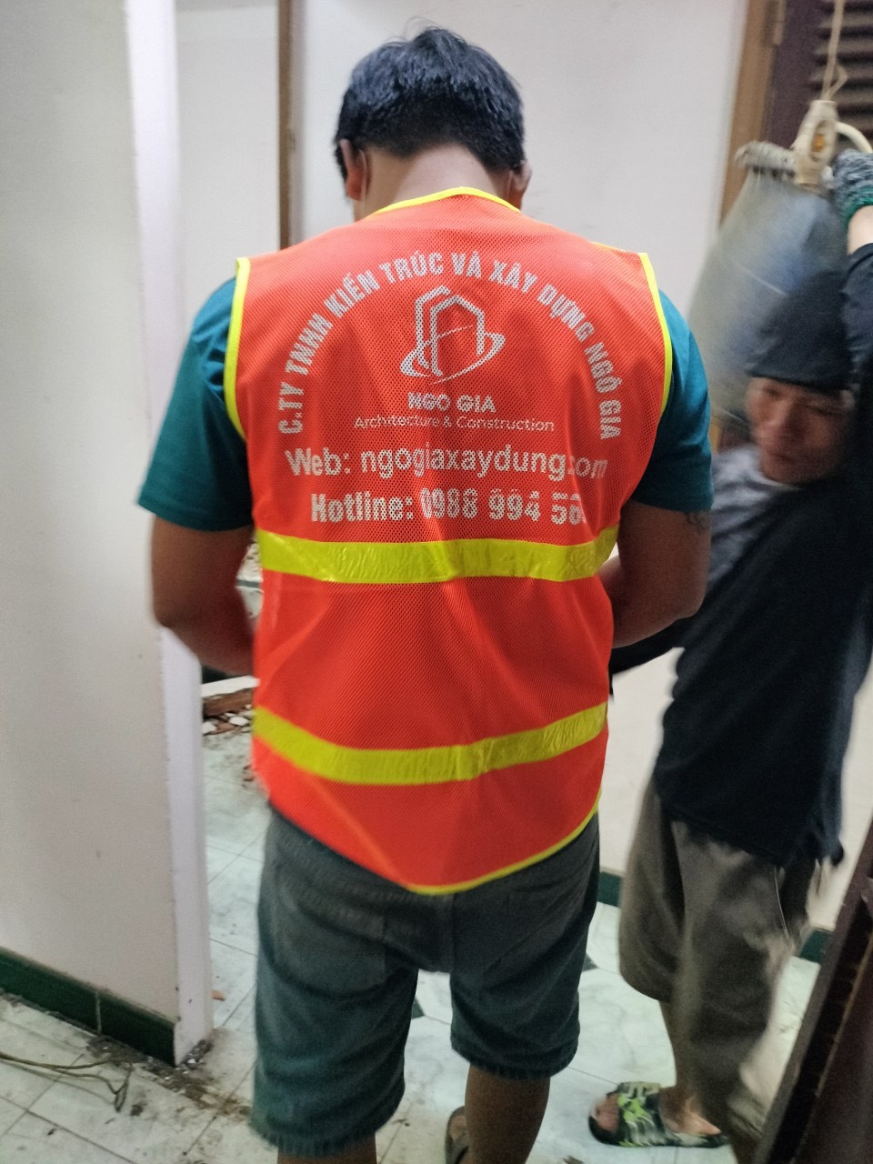 thi công sơn nhà