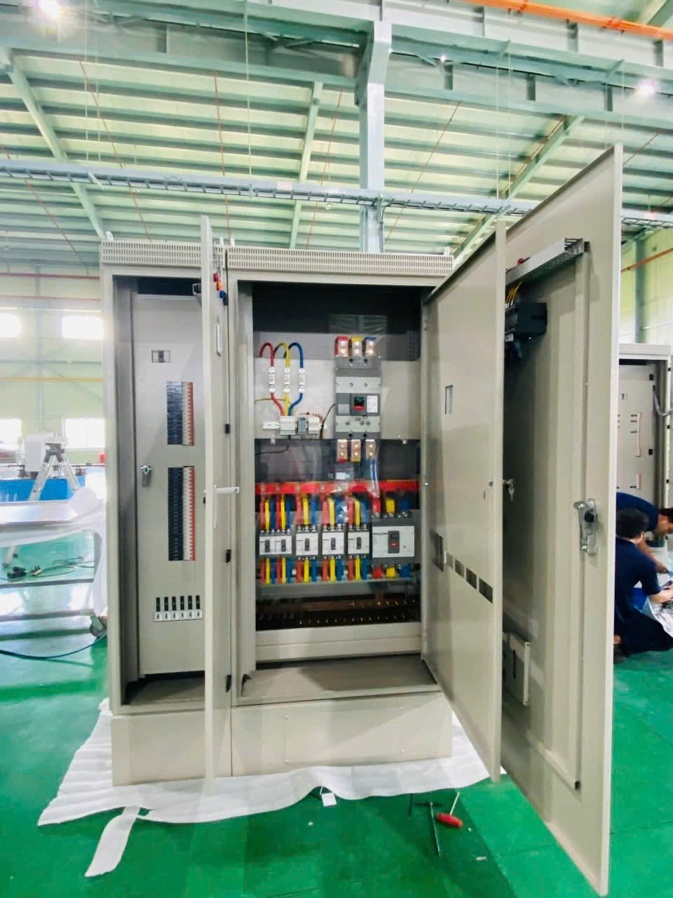thi công hệ thống điện công nghiệp