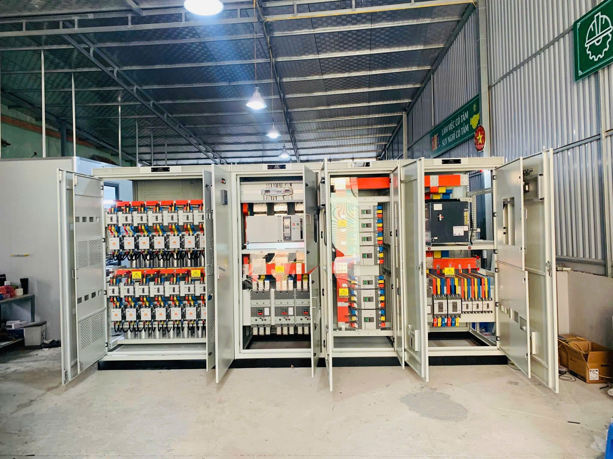 thi công hệ thống tủ điện công nghiệp