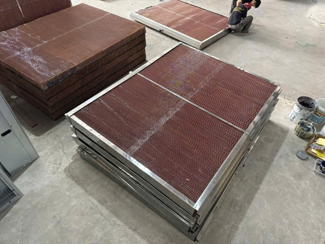 lắp đặt tấm cooling pad