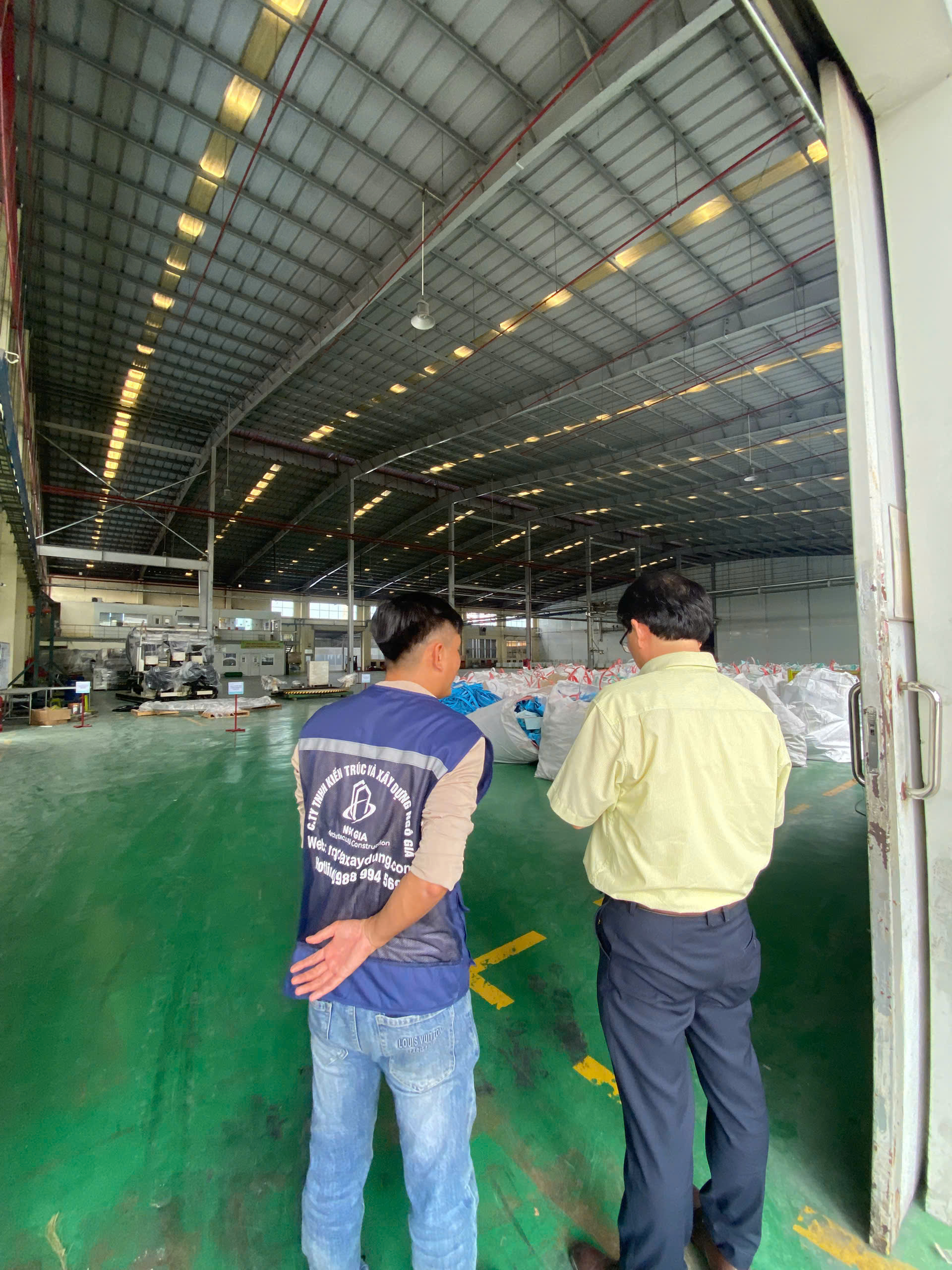 lắp đặt hệ thống làm mát nhà xưởng