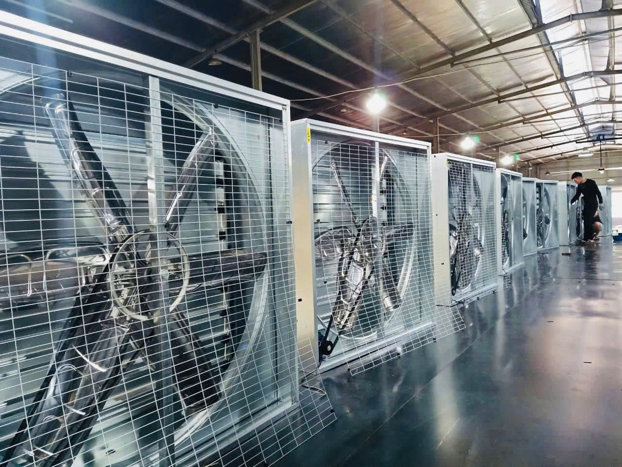 quạt công nghiệp làm mát nhà xưởng
